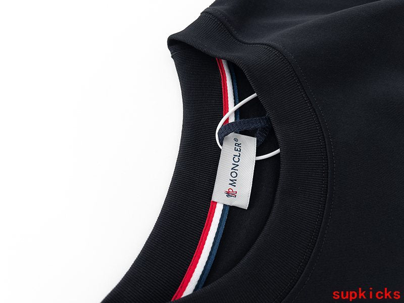 Moncler Luxury Cloth