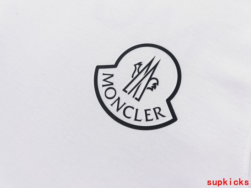 Moncler Luxury Cloth
