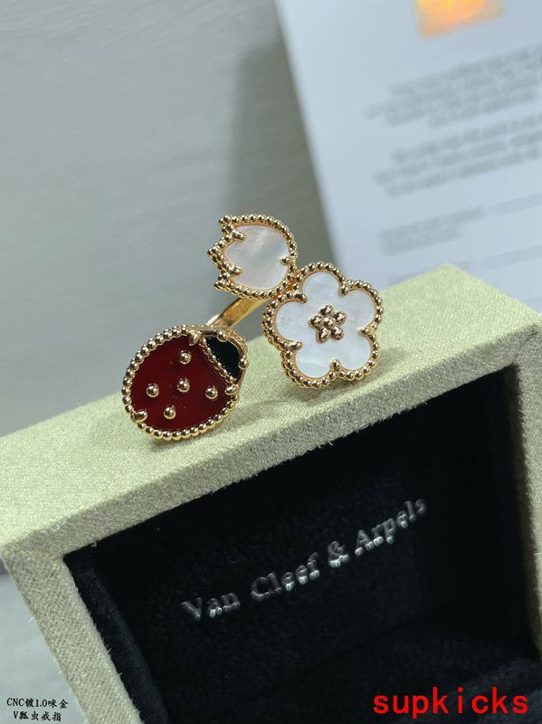 Van Cleef & Arples Jewelry