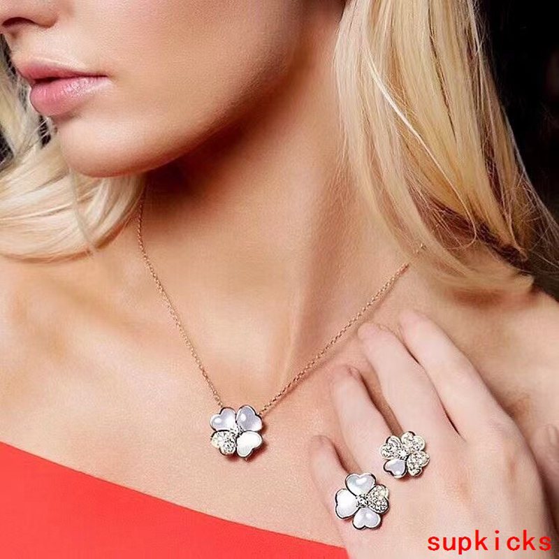 Van Cleef & Arples Jewelry