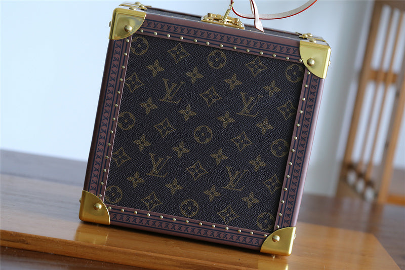 I W Fashion Lu-Vi bags - 9553