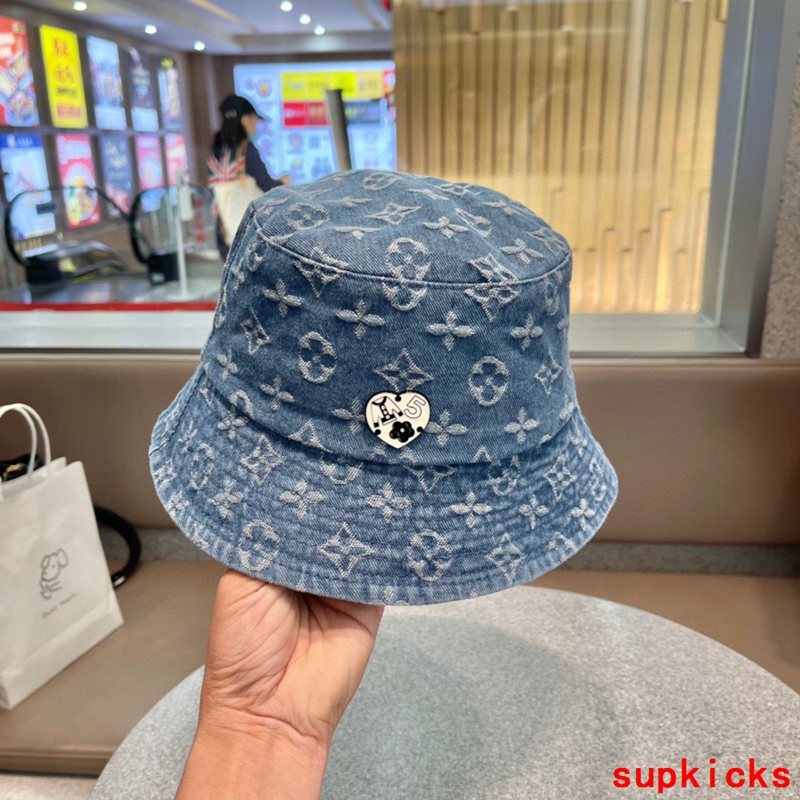 Louis Vuitton Luxury Cap