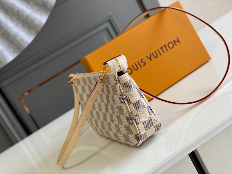 I W Fashion Lu-Vi bags - 17061