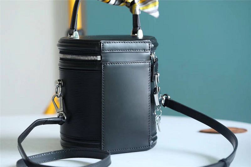 I W Fashion Lu-Vi bags - 8618