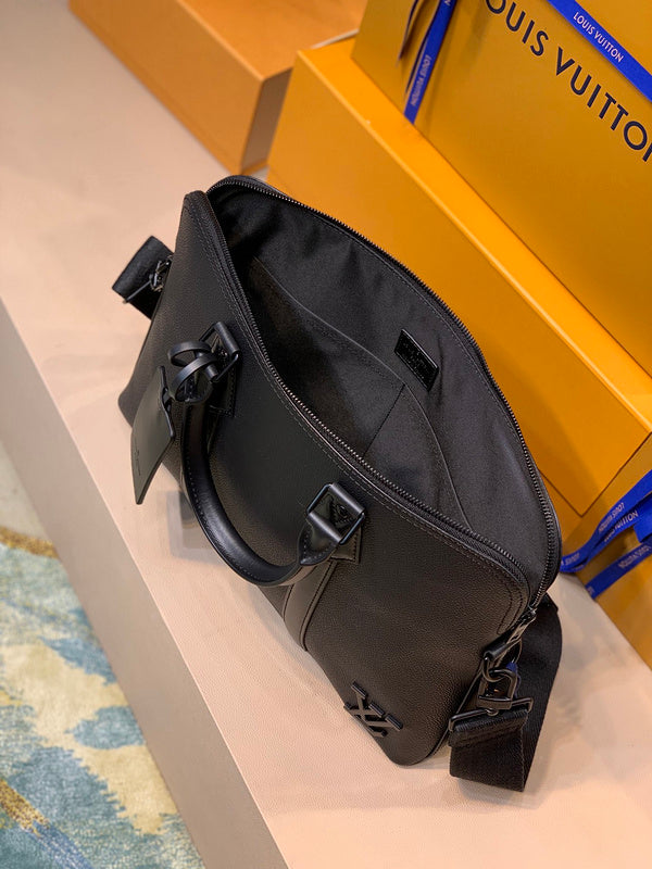 I W Fashion Lu-Vi bags - 17045