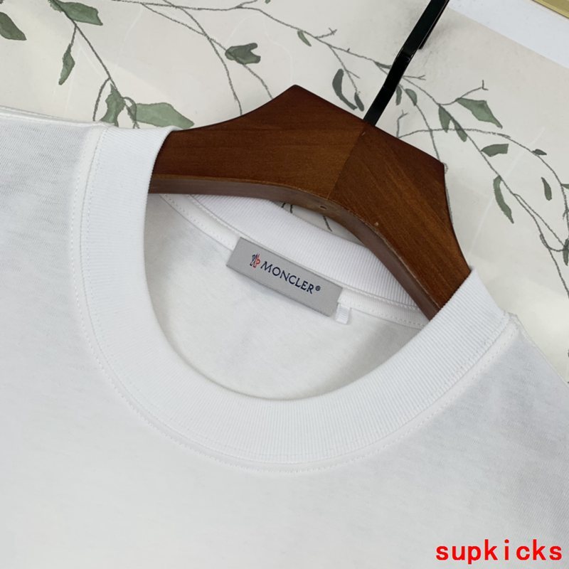 Moncler Luxury Cloth