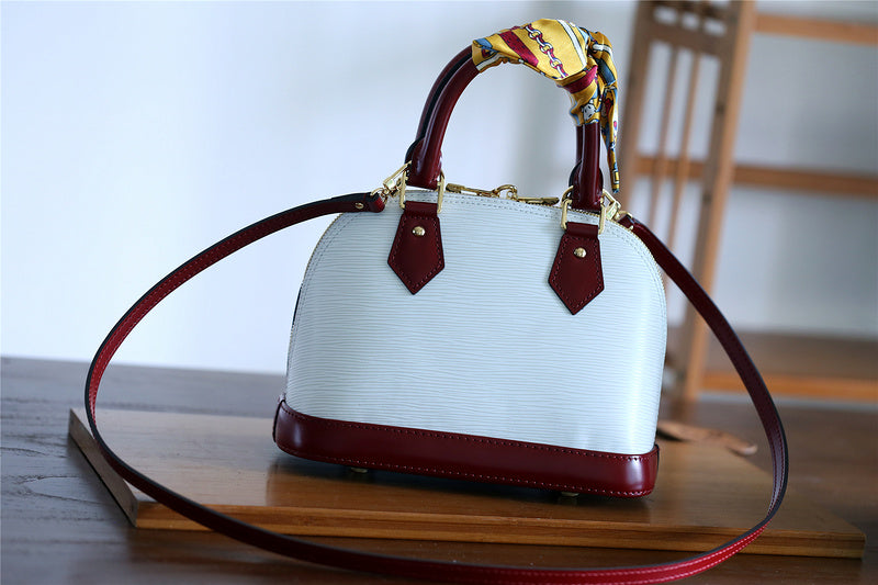 I W Fashion Lu-Vi bags - 8259