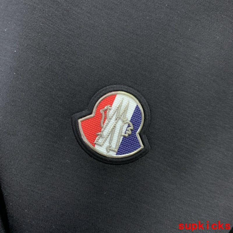 Moncler Luxury Cloth