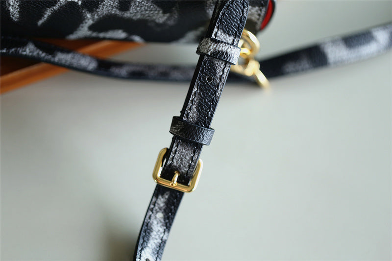I W Fashion Lu-Vi bags - 8506