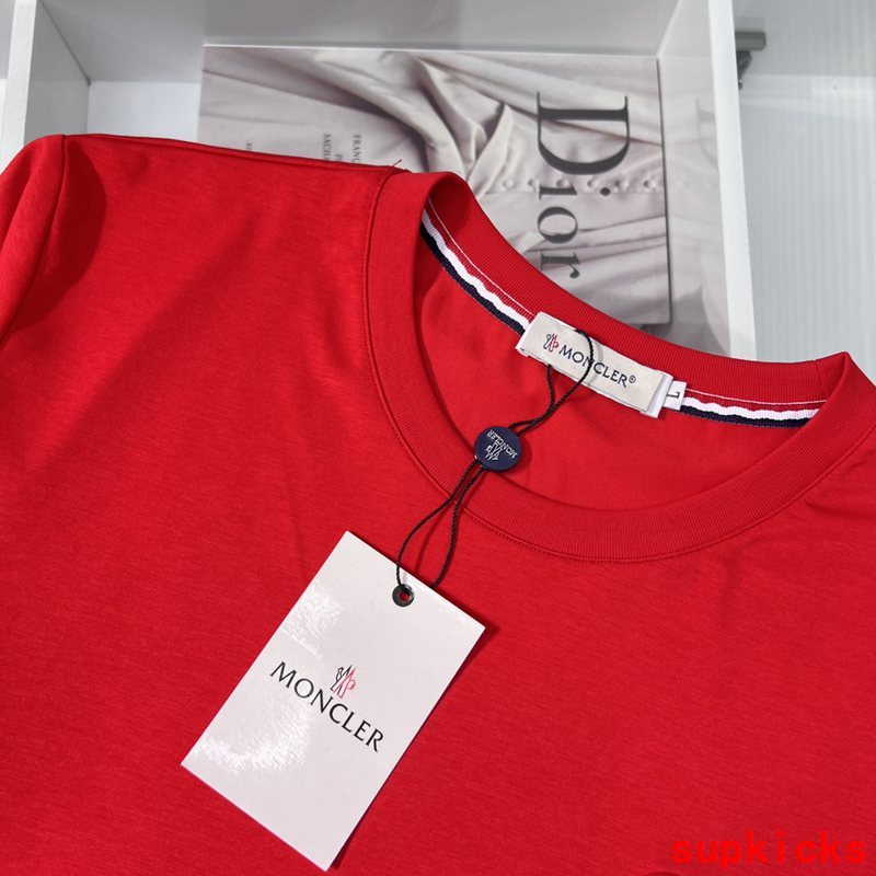 Moncler Luxury Cloth