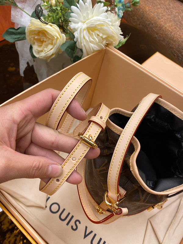 LOV2 Bags - Luxurious Bags  2698