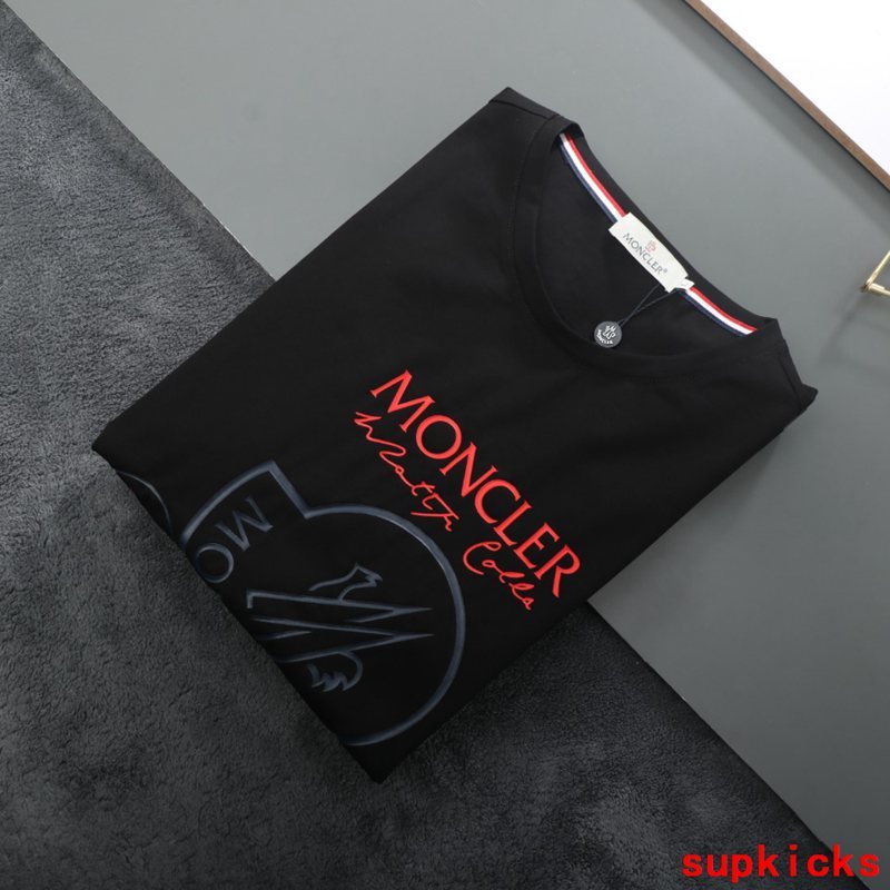 Moncler Luxury Cloth