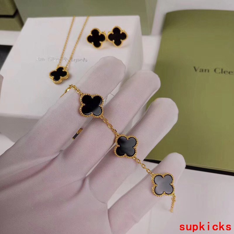 Van Cleef & Arples Jewelry