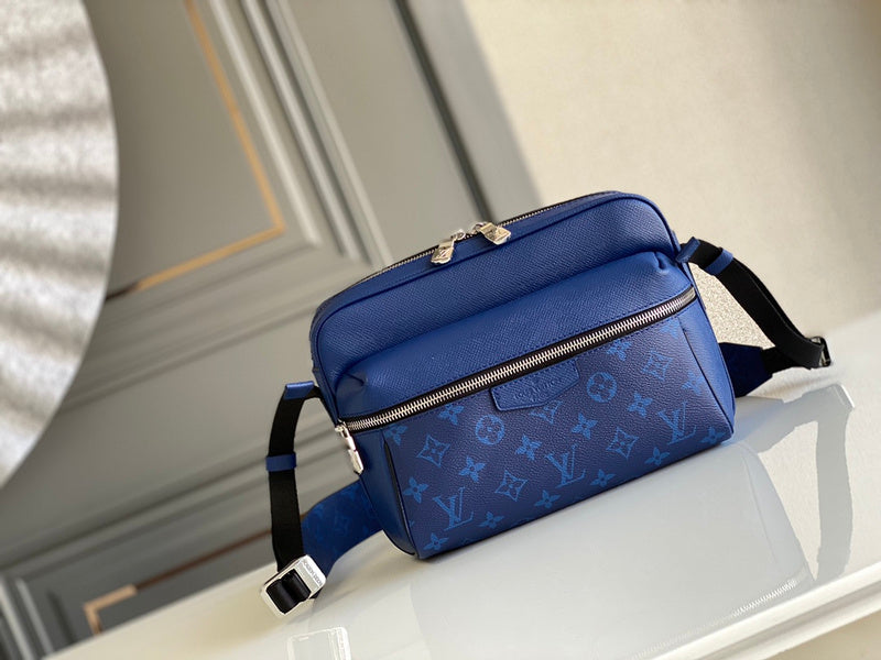 I W Fashion Lu-Vi bags - 17000