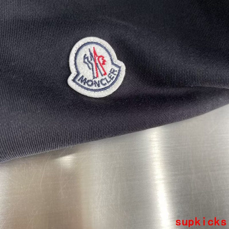 Moncler Luxury Cloth