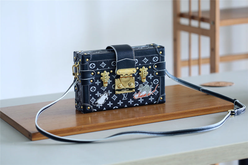 I W Fashion Lu-Vi bags - 8211