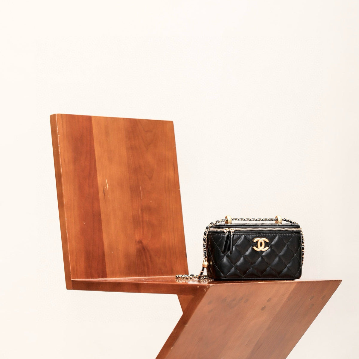 CC VANITY CASE BAG