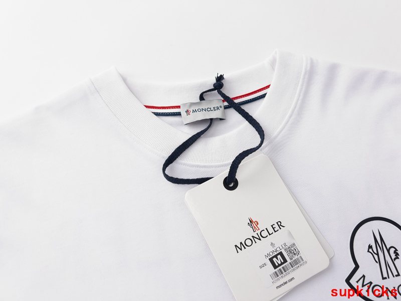 Moncler Luxury Cloth