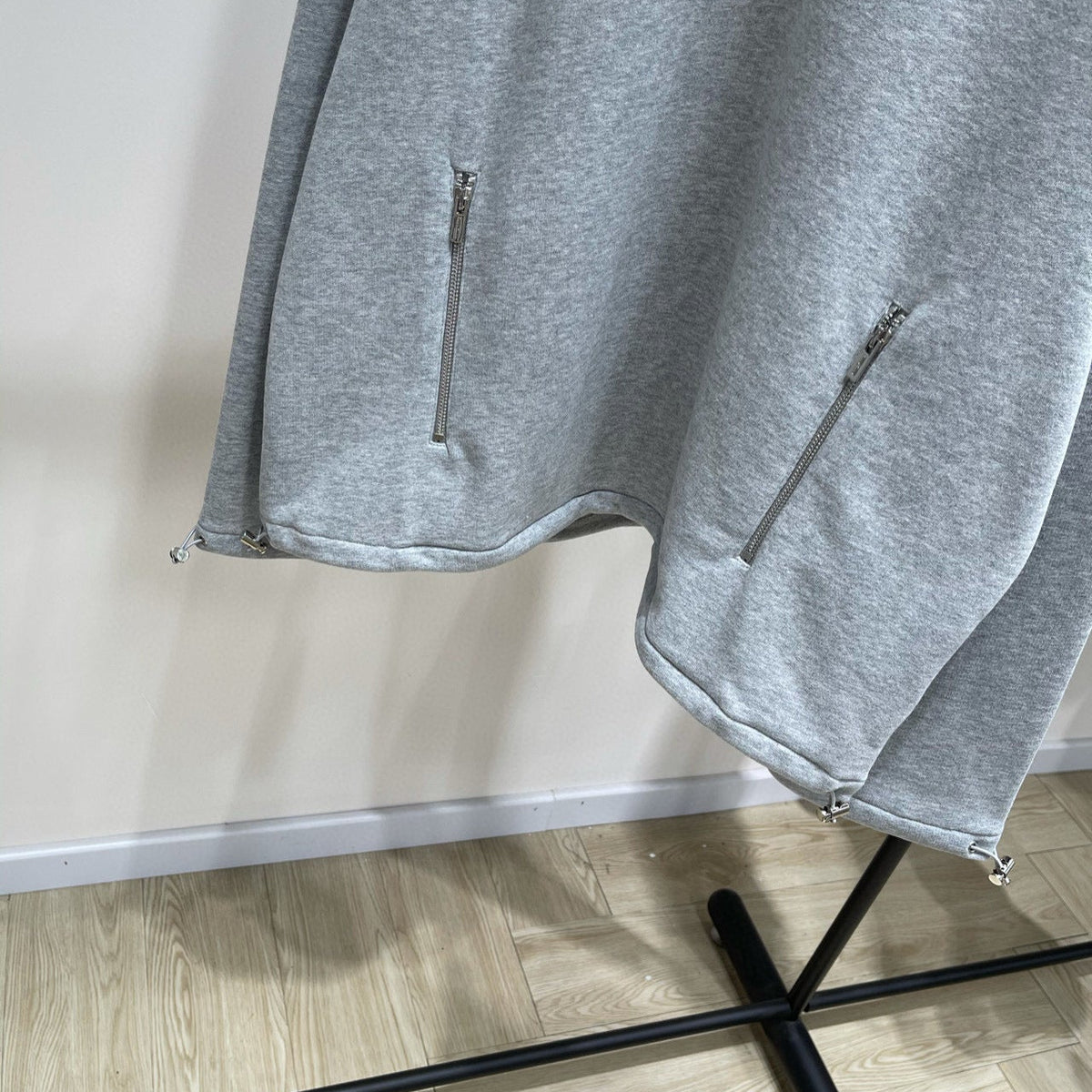 MIU M ZIP SWEATSHIRT