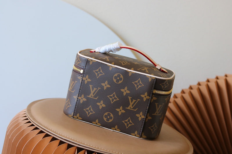 I W Fashion Lu-Vi Bags - 16981