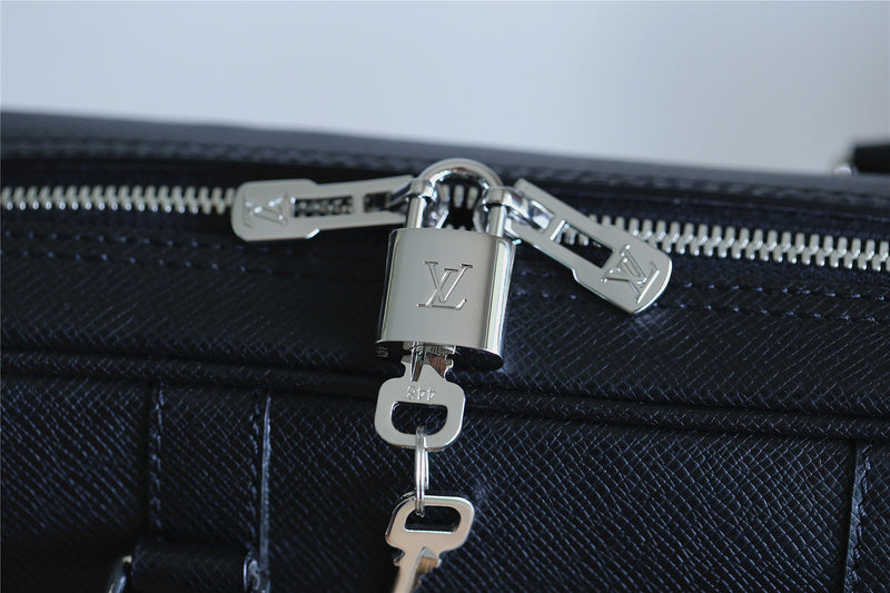I W Fashion Lu-Vi bags - 9849