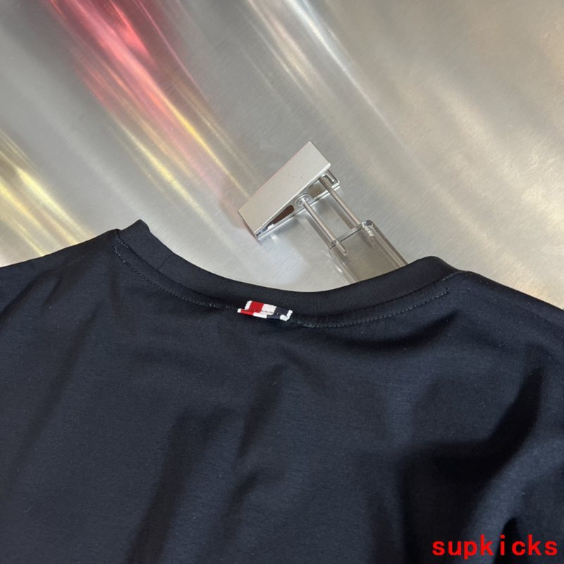 Moncler Luxury Cloth