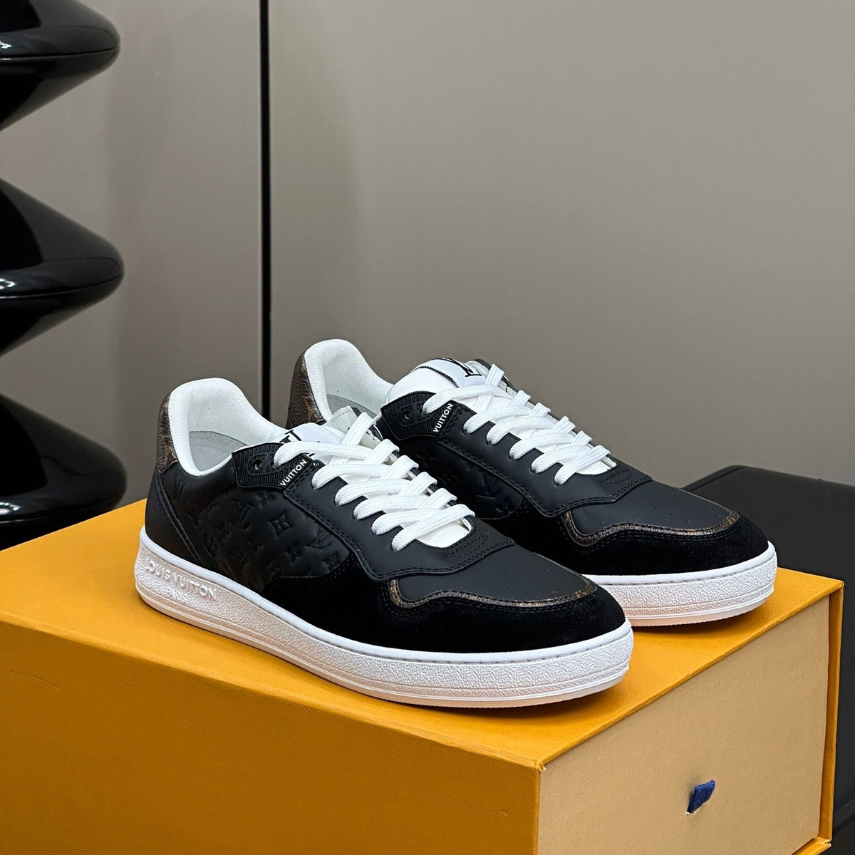 LOU TRAINERS