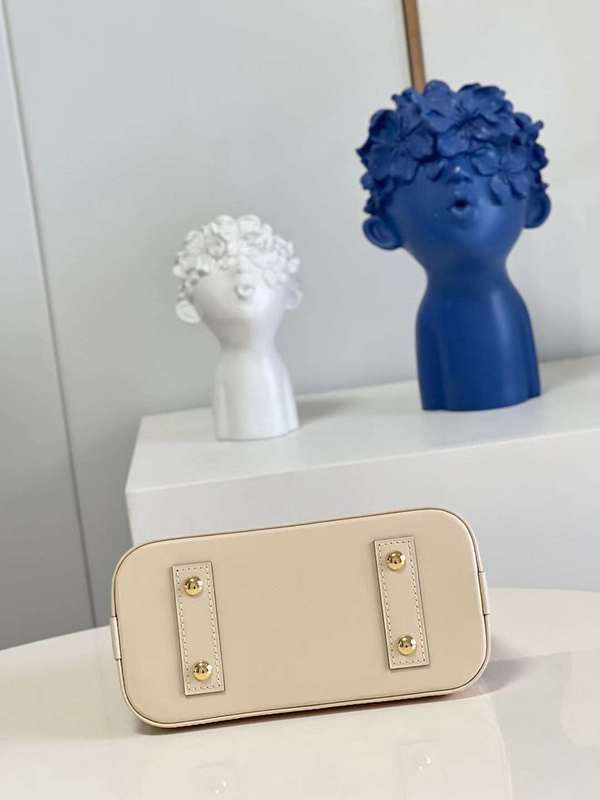 LOV2 Bags - Luxurious Bags  660