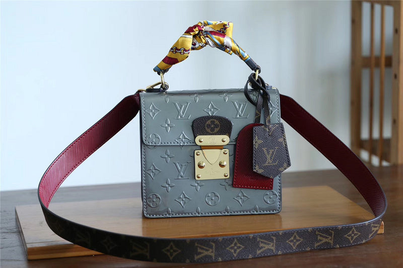 I W Fashion Lu-Vi bags - 8040