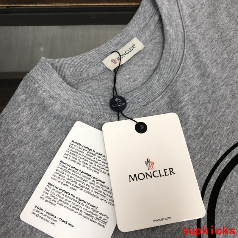 Moncler Luxury Cloth