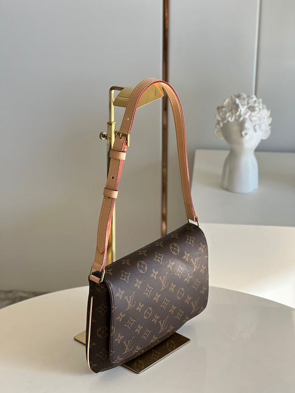 I W Fashion Lu-Vi bags - 17294