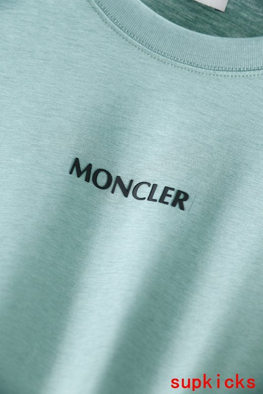 Moncler Luxury Cloth