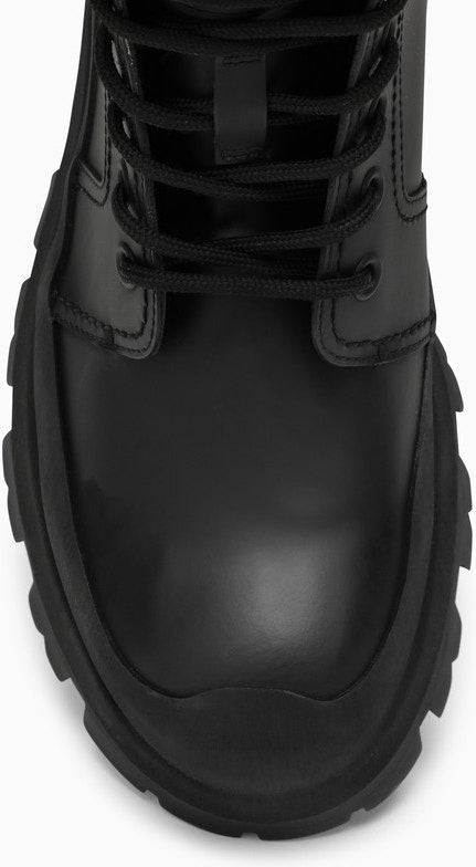 WANDER ANKLE BOOTS