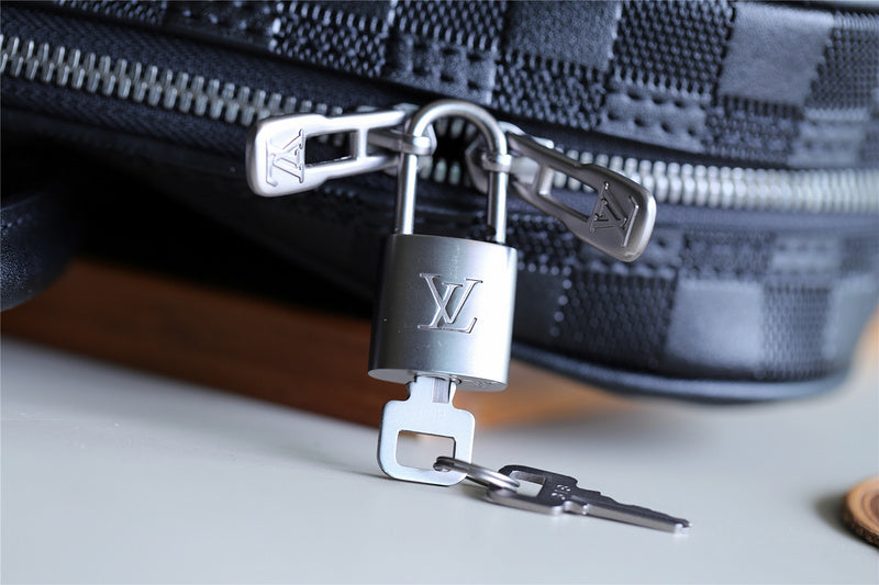 I W Fashion Lu-Vi bags - 9850