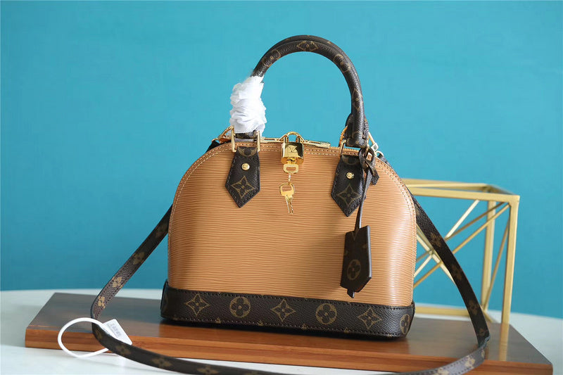 I W Fashion Lu-Vi bags - 8249