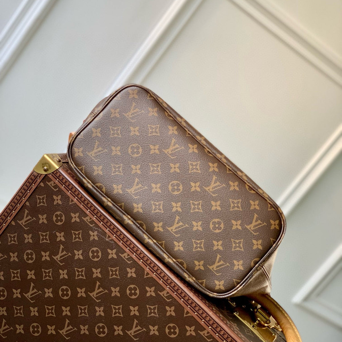 LOU NEVERFULL INSIDE OUT MM TOTE BAG