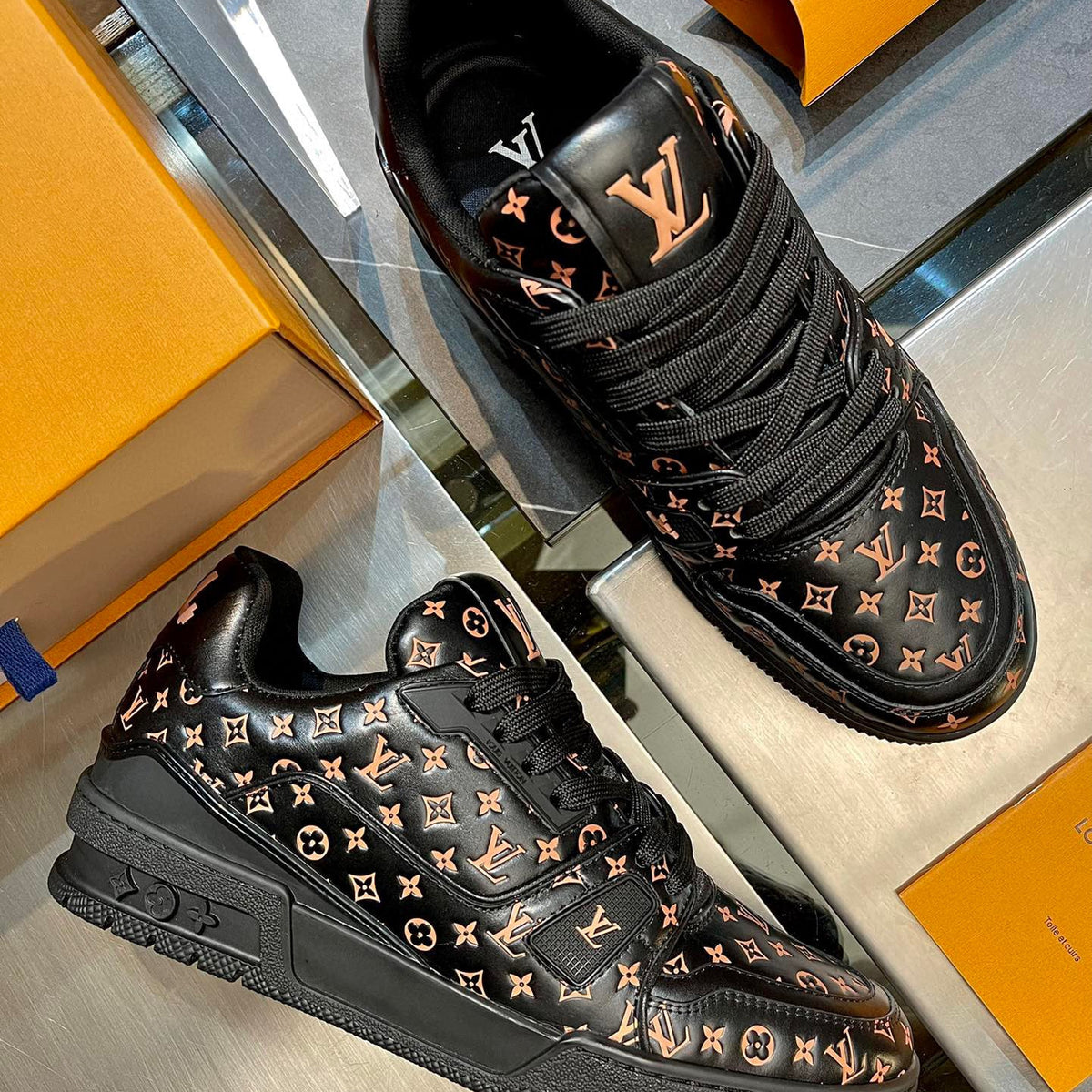 LOU TRAINERS
