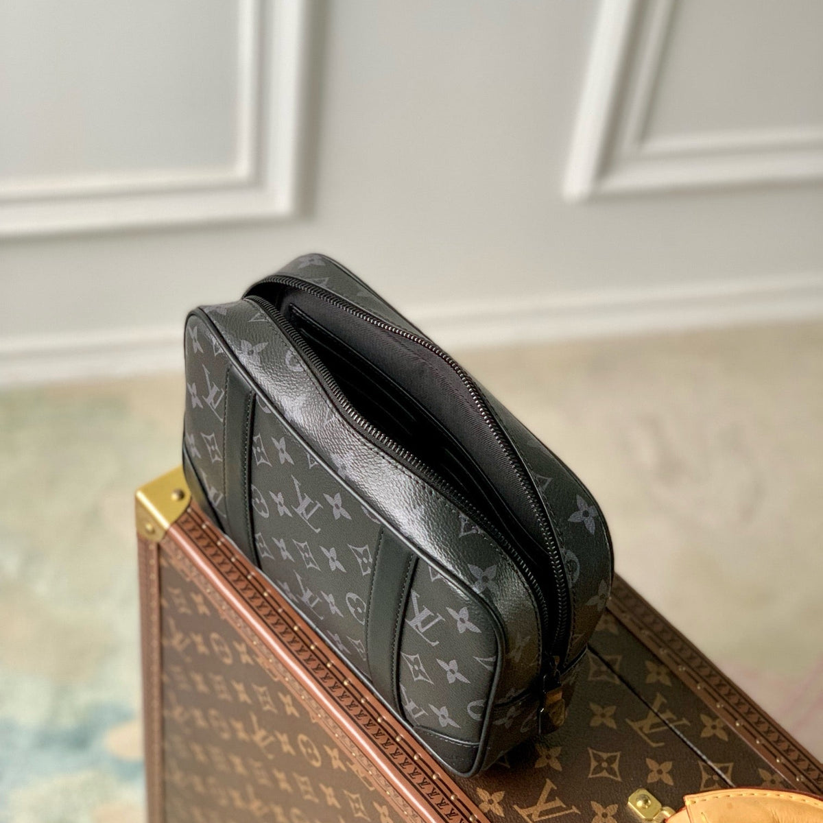 LOU POCHETTE KASAI