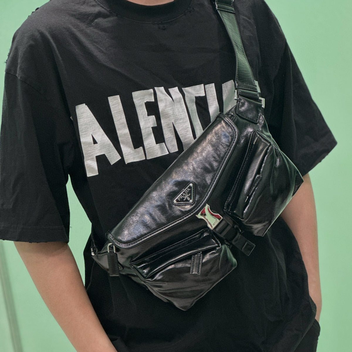 PD LEATHER SHOULDER BAG