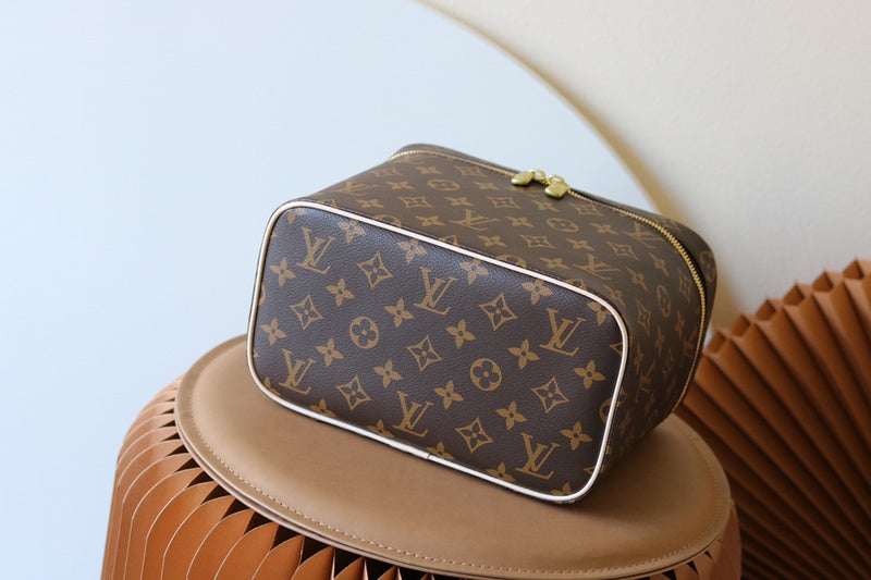 I W Fashion Lu-Vi Bags - 16980