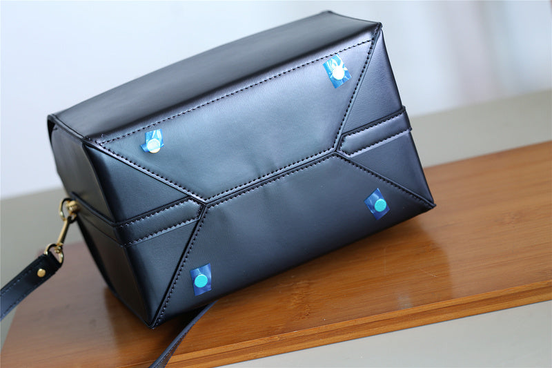I W Fashion Lu-Vi bags - 8180