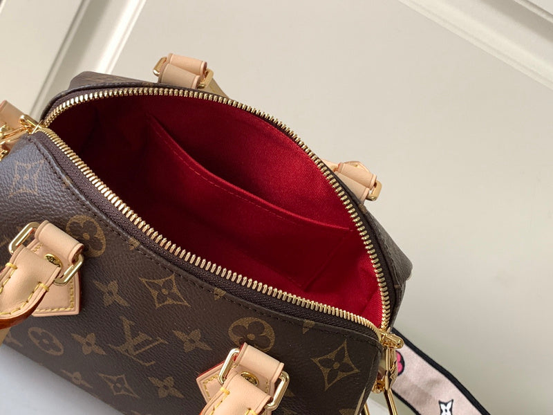 I W Fashion Lu-Vi Bags - 16873