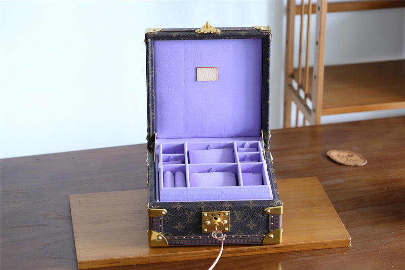 I W Fashion Lu-Vi bags - 9553