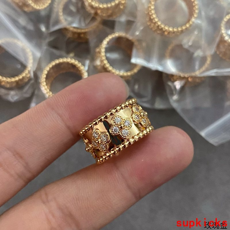 Van Cleef & Arples Jewelry