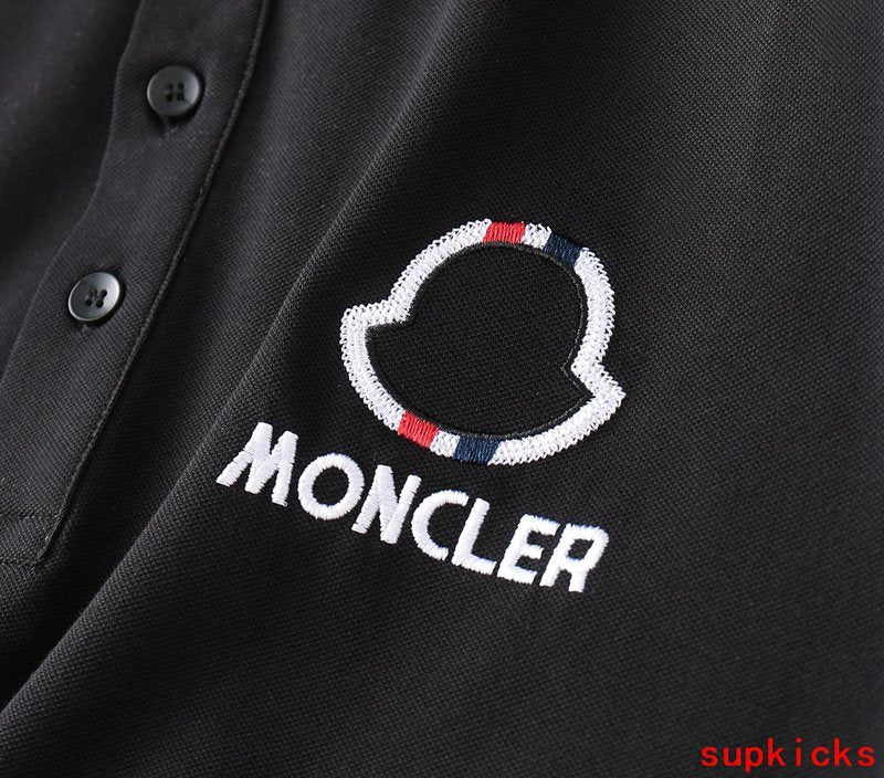 Moncler Luxury Cloth