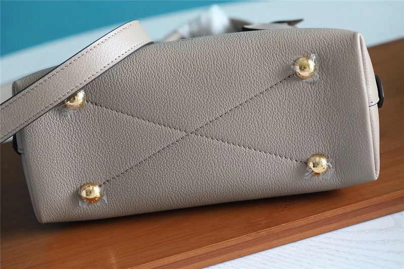 I W Fashion Lu-Vi bags - 8295