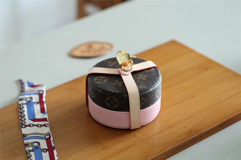 I W Fashion Lu-Vi bags - 9356