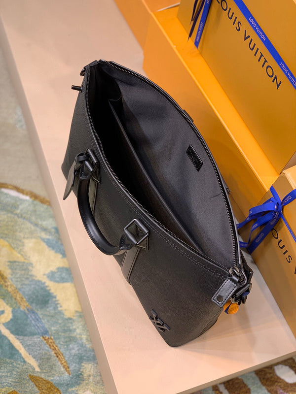I W Fashion Lu-Vi bags - 17046