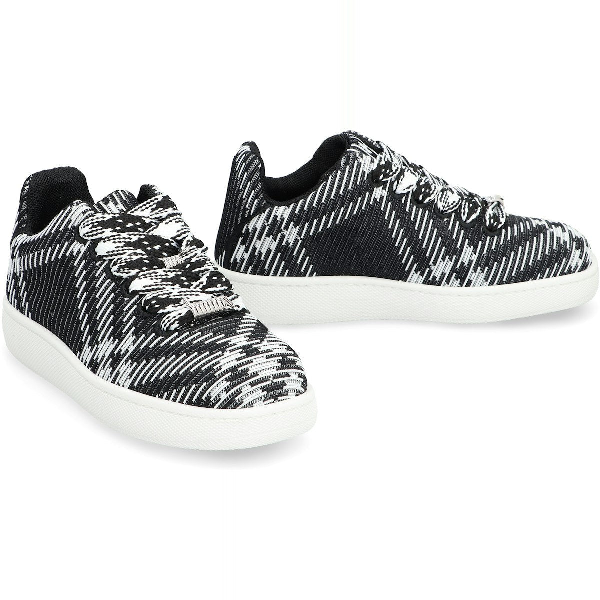 BLACK/WHITE CHECK PATTERN BOX SNEAKER