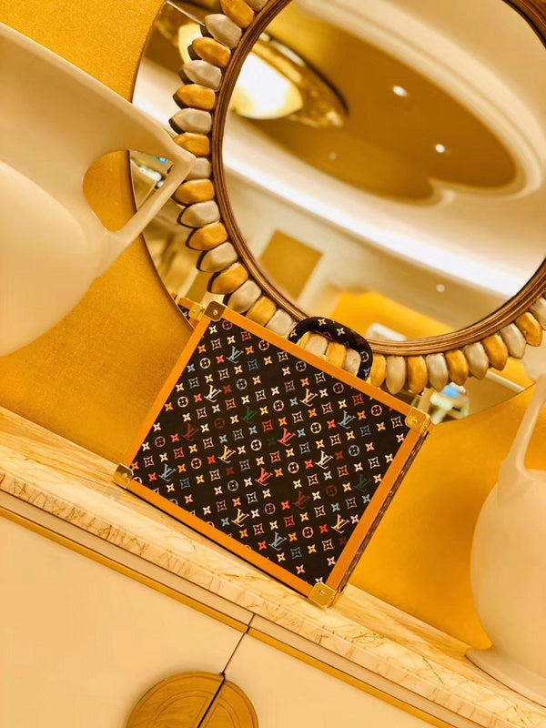 I W Fashion Lu-Vi bags - 9518